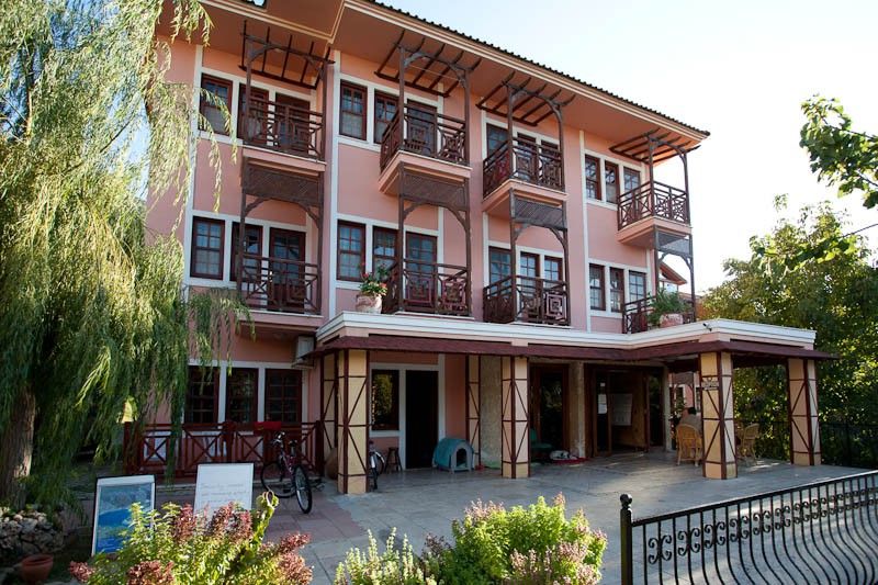 Club Pink Palace Otel 3*