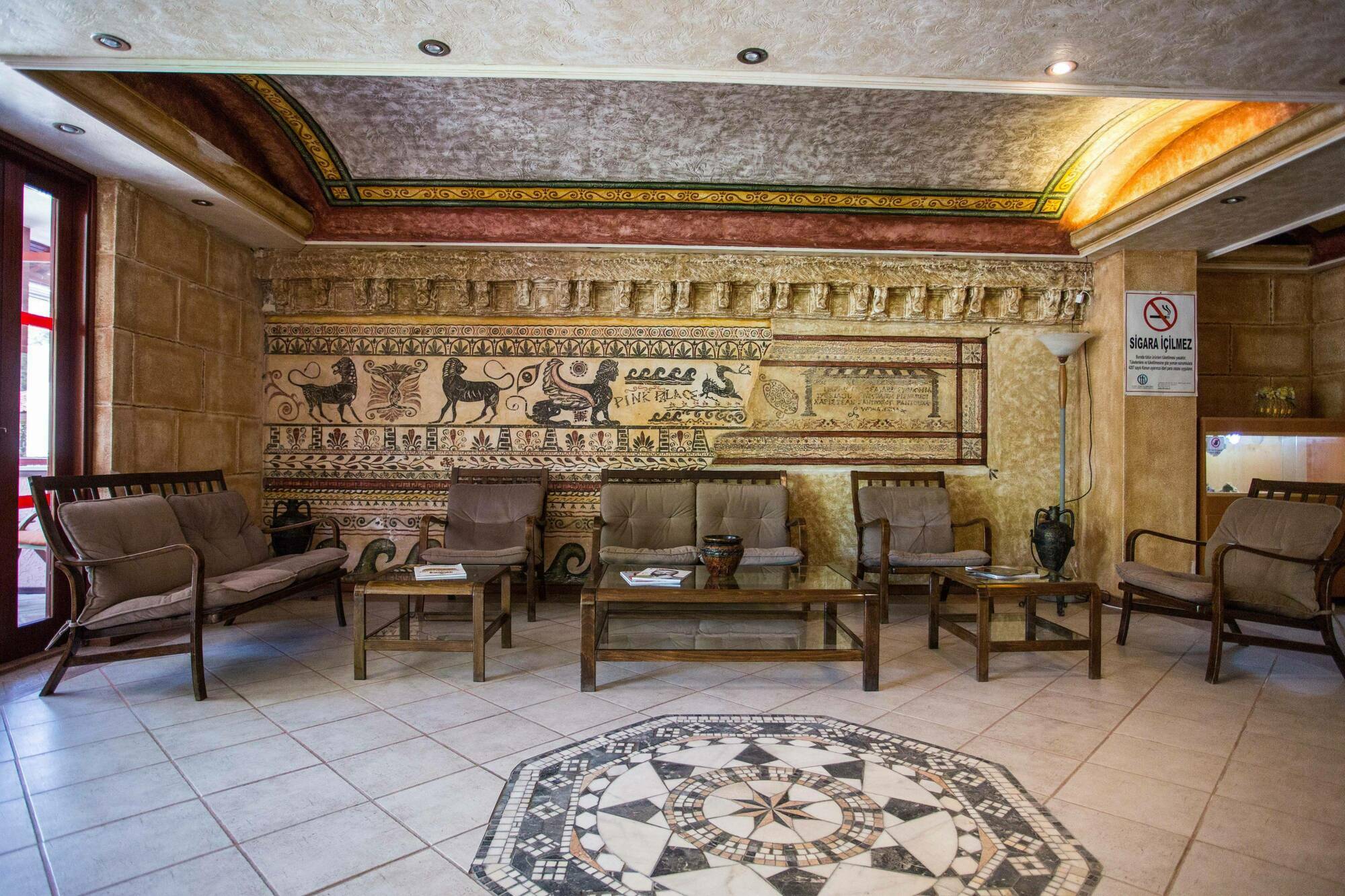Club Pink Palace Отель 3*